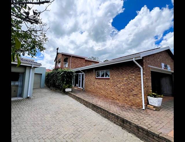 3 BEDROOM TOWNHOUSE FOR SALE IN MISTY BAY